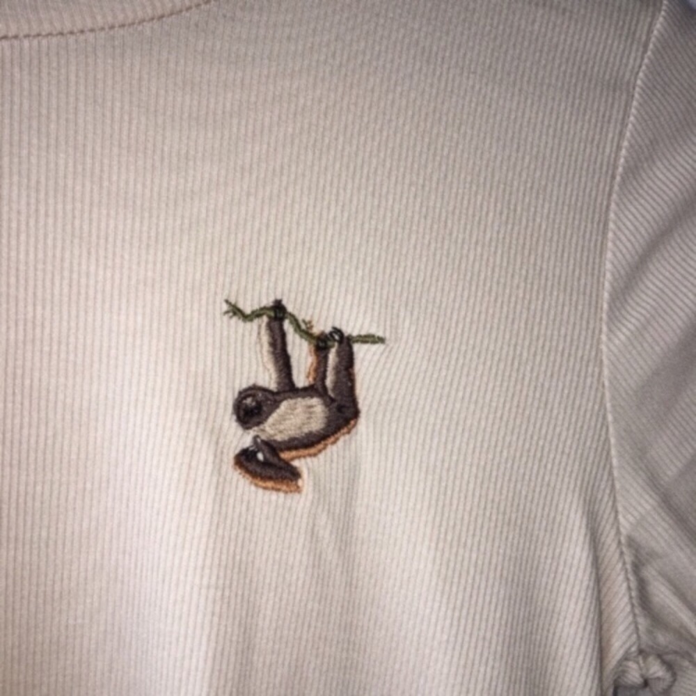 NWT Wild Fable Sloth Fitted Tee - Picture 3 of 5